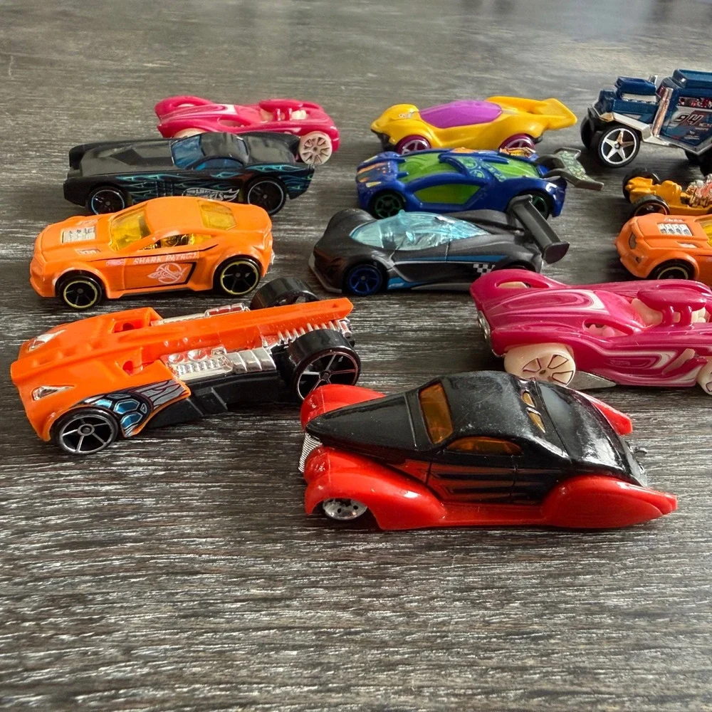 Hot Wheels Diecast Car Lot 12 Race Cars‎ Sports Cars Fantasy Vehicles Mixed